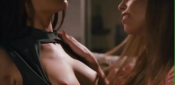 Gorgeous babe analed her date using toy